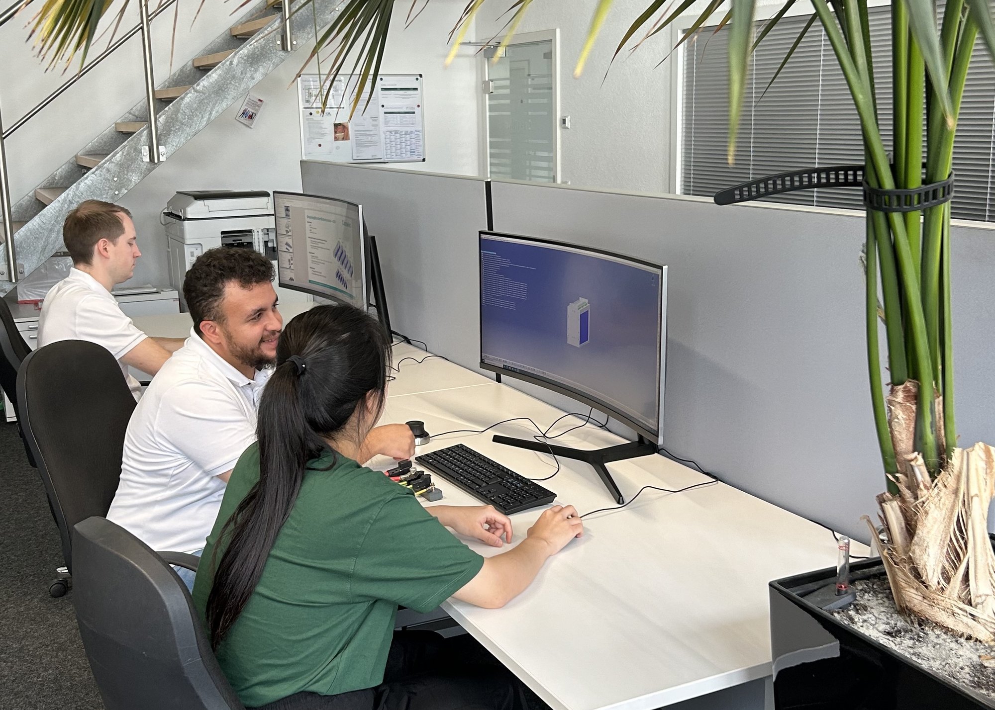 Arbeit am Bildschirm bei GreenIng